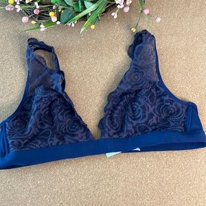 PINK VICTORIA SECRET LACE BRALETTE